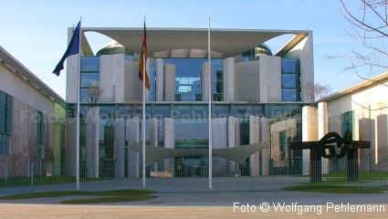 Bundeskanzleramt in Berlin im Regierungsviertel - Foto © Wolfgang Pehlemann